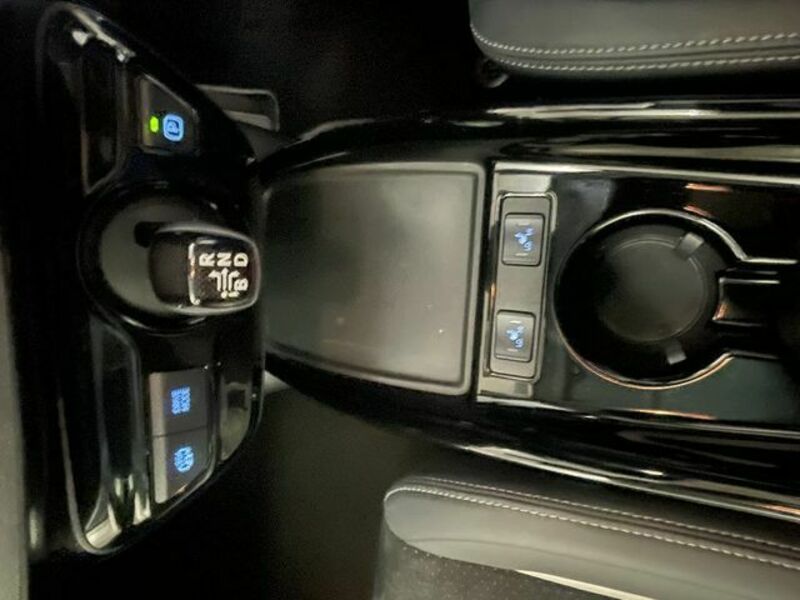 PRIUS PHV