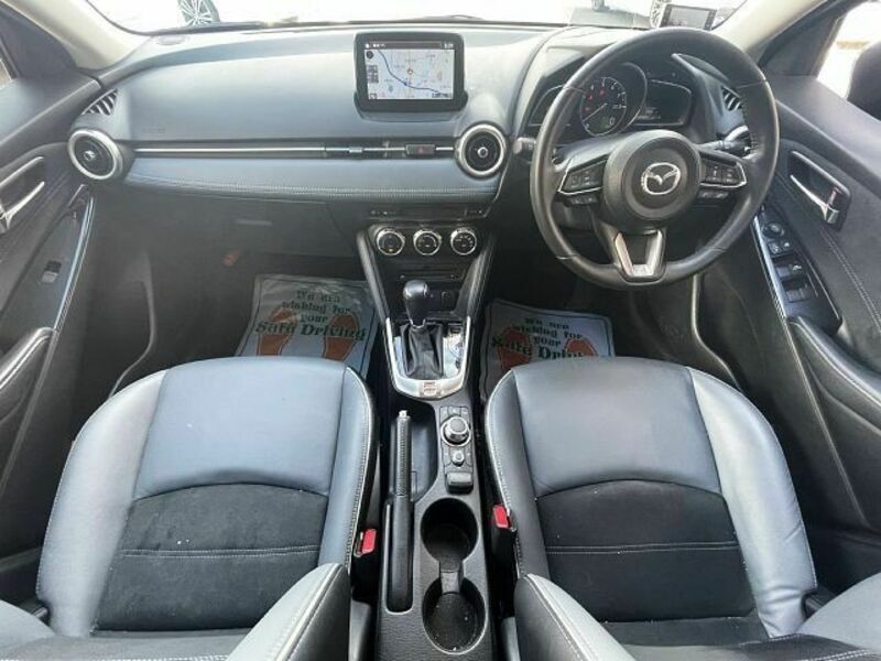 MAZDA2