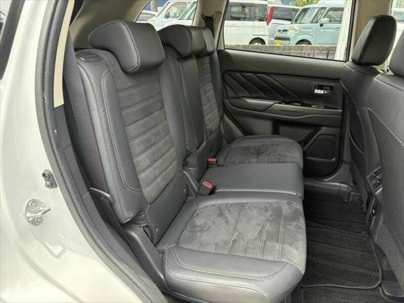 OUTLANDER PHEV