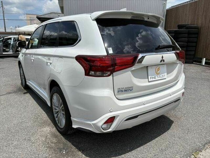 OUTLANDER PHEV