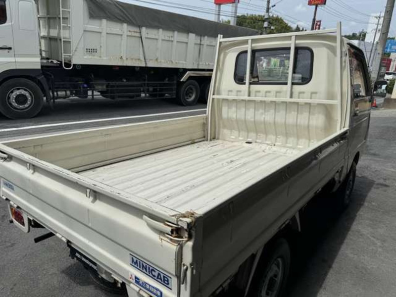 MINICAB TRUCK