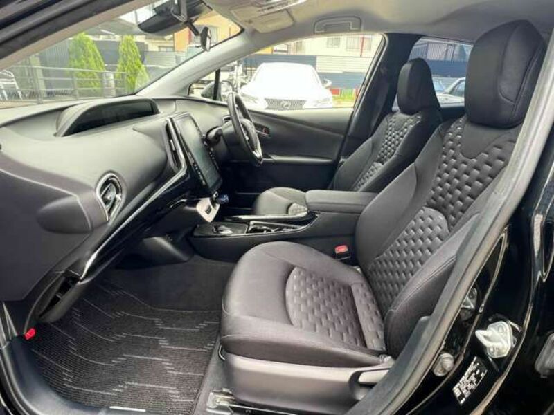 PRIUS PHV