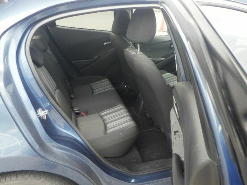 MAZDA2