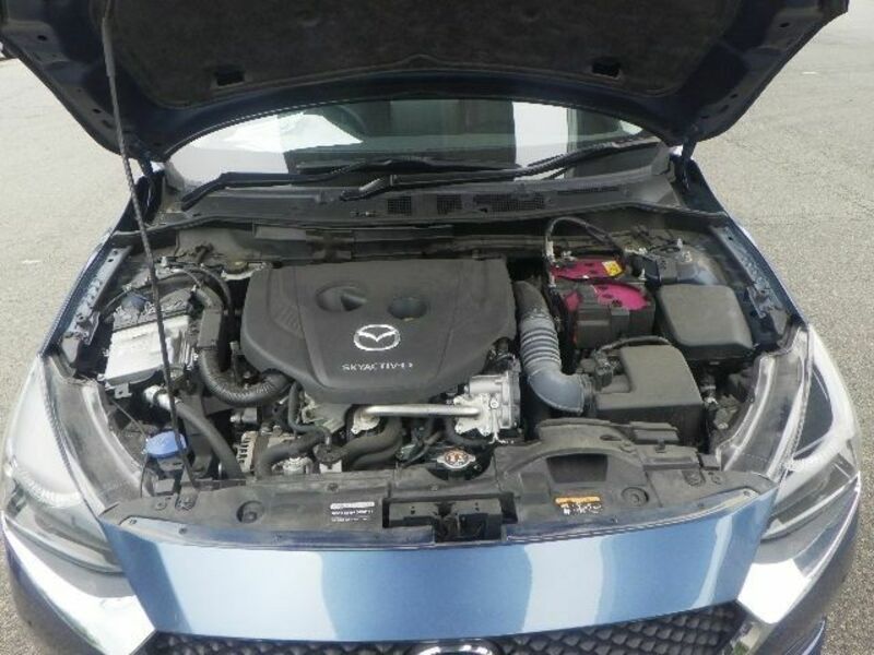 MAZDA2