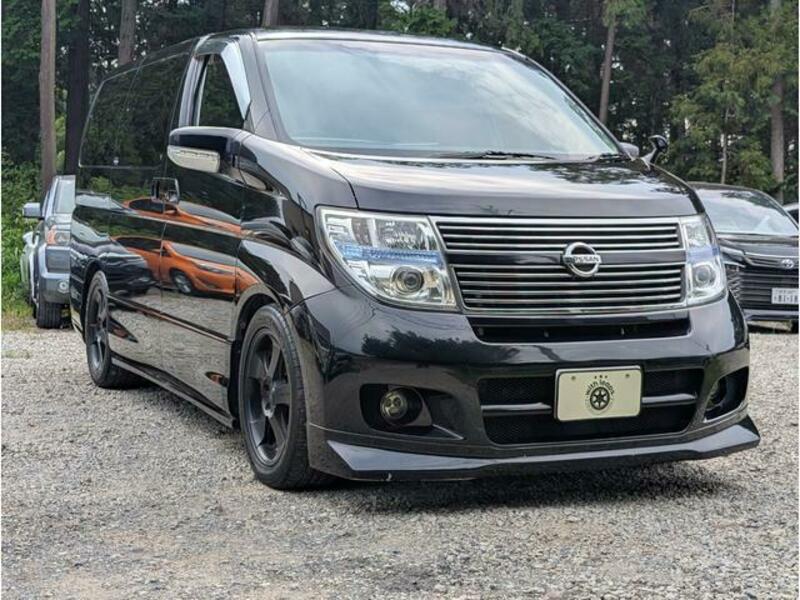NISSAN ELGRAND