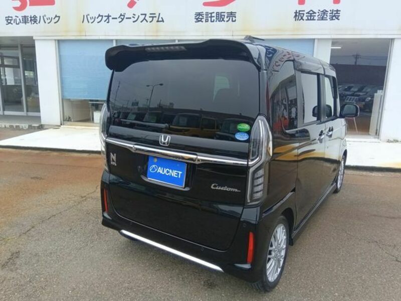 N BOX CUSTOM