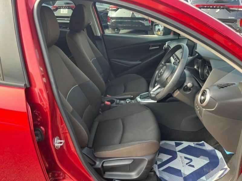 MAZDA2