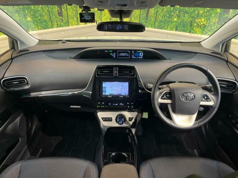 PRIUS PHV