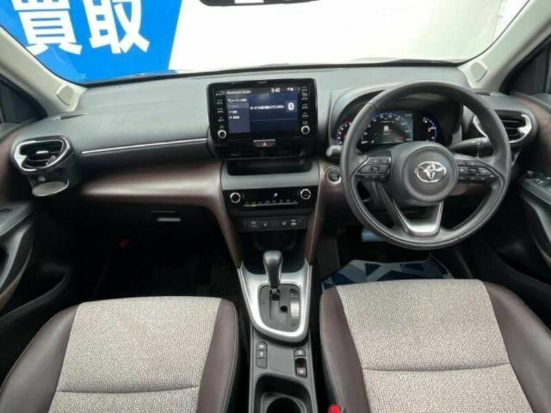YARIS CROSS