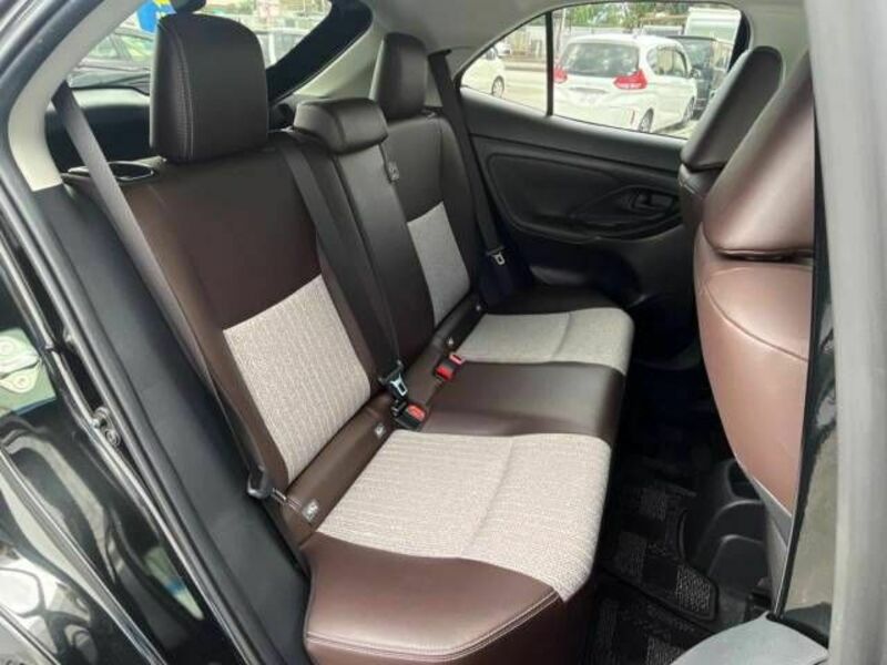 YARIS CROSS