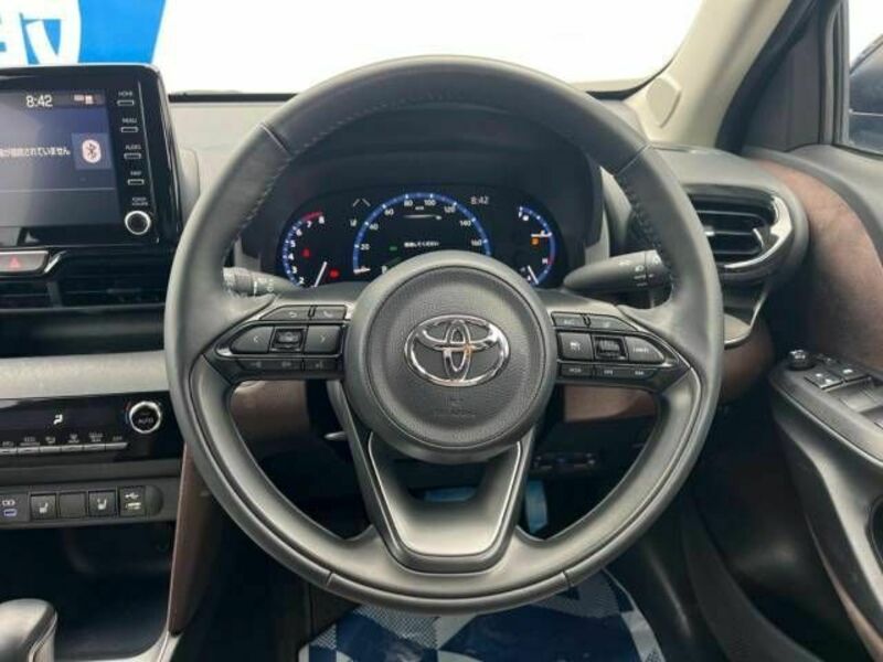 YARIS CROSS