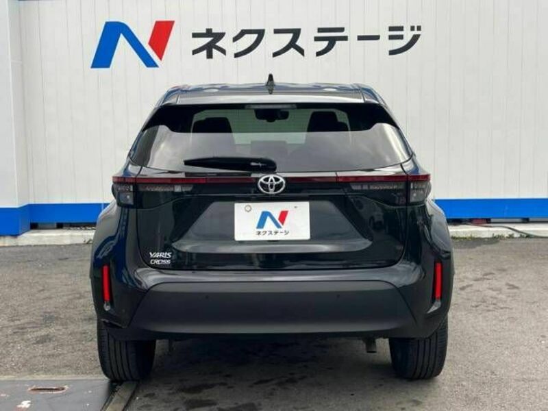 YARIS CROSS