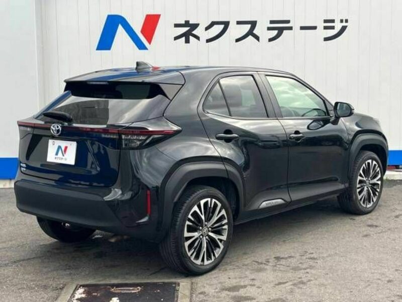YARIS CROSS