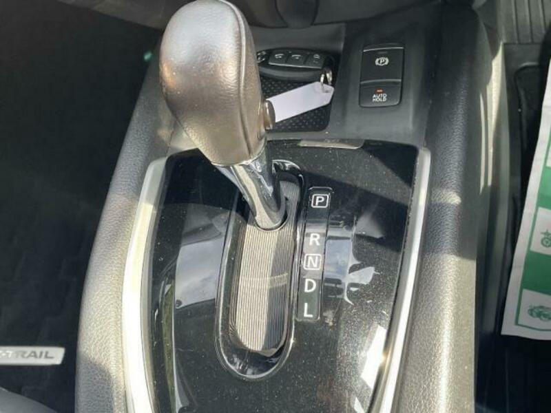 X-TRAIL