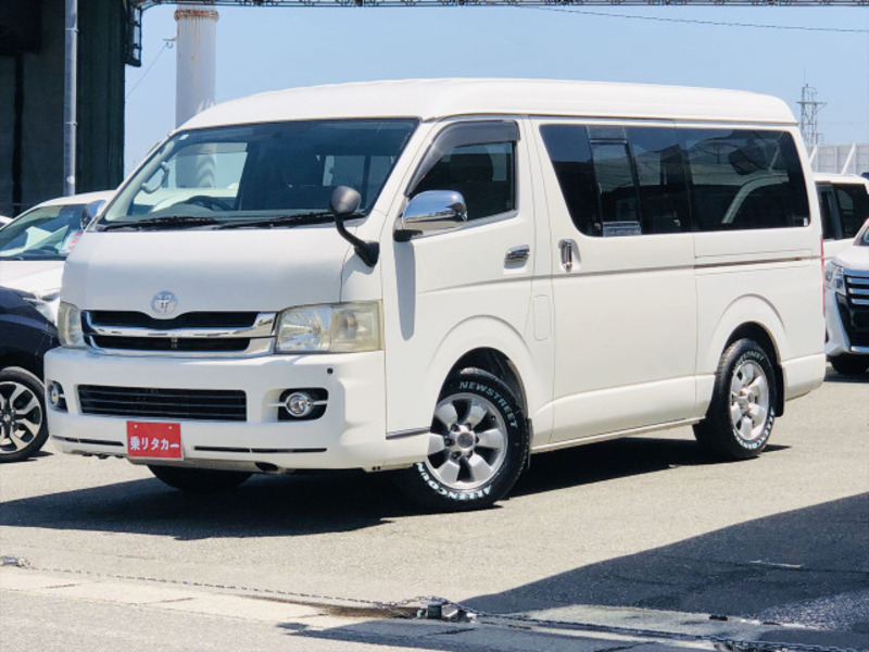 TOYOTA HIACE VAN