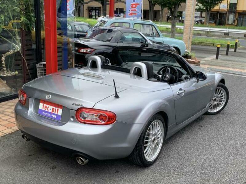 ROADSTER
