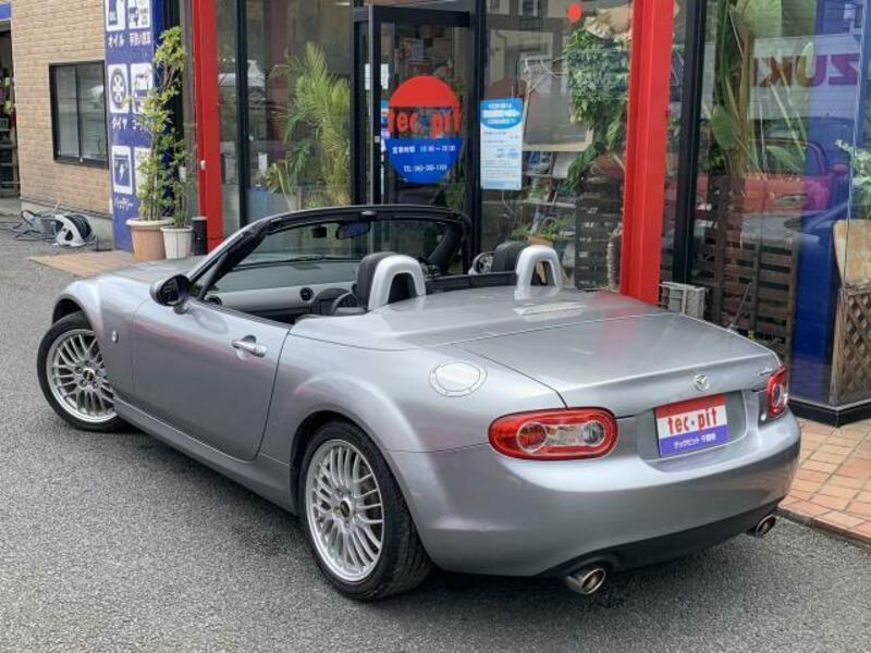 ROADSTER