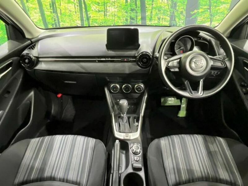 MAZDA2