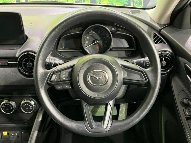 MAZDA2