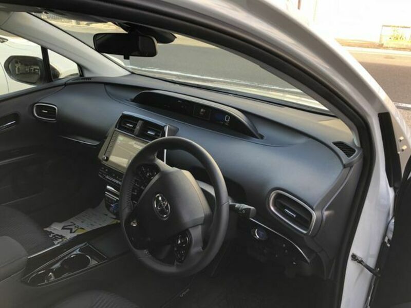 PRIUS PHV