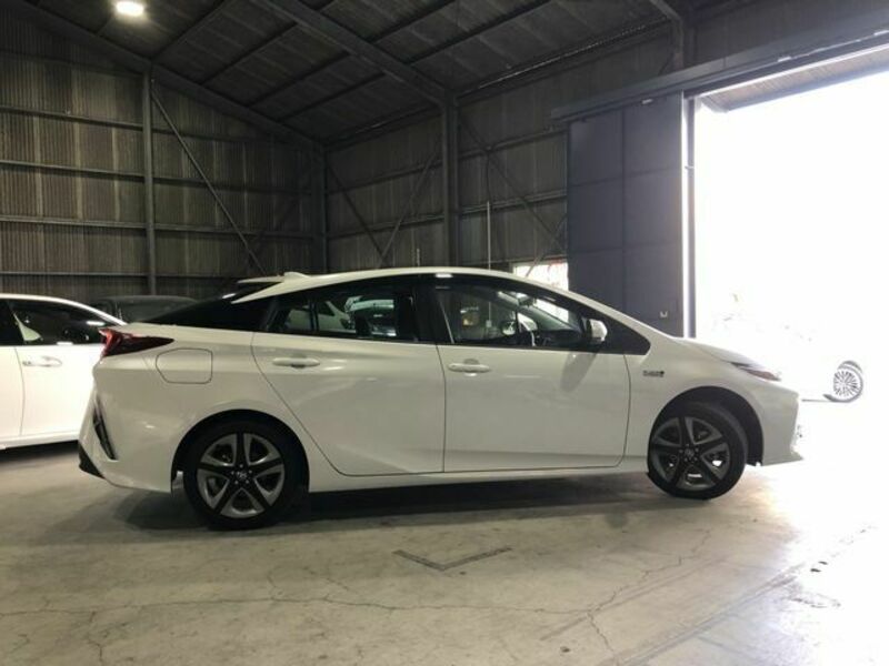 PRIUS PHV
