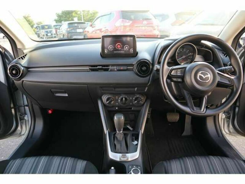 MAZDA2