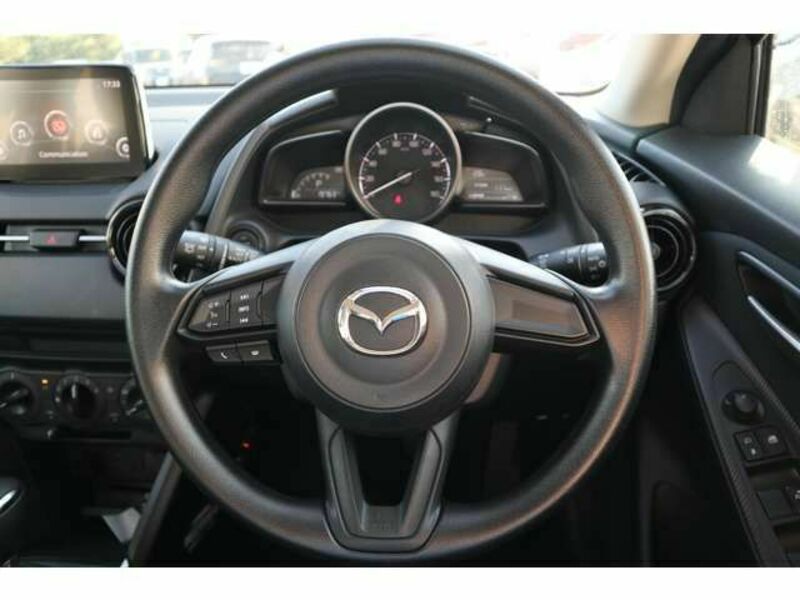 MAZDA2