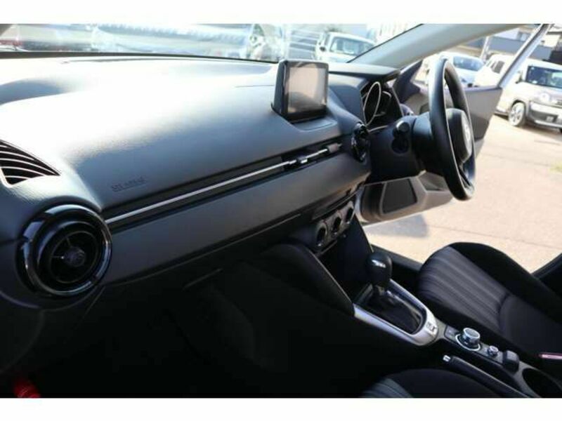 MAZDA2