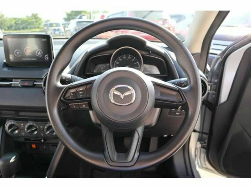 MAZDA2
