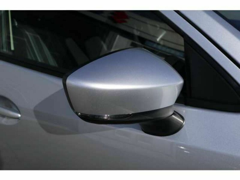 MAZDA2
