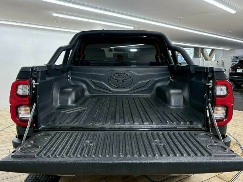 HILUX