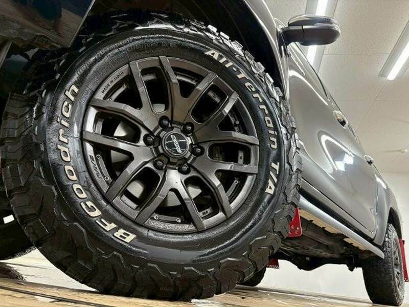 HILUX