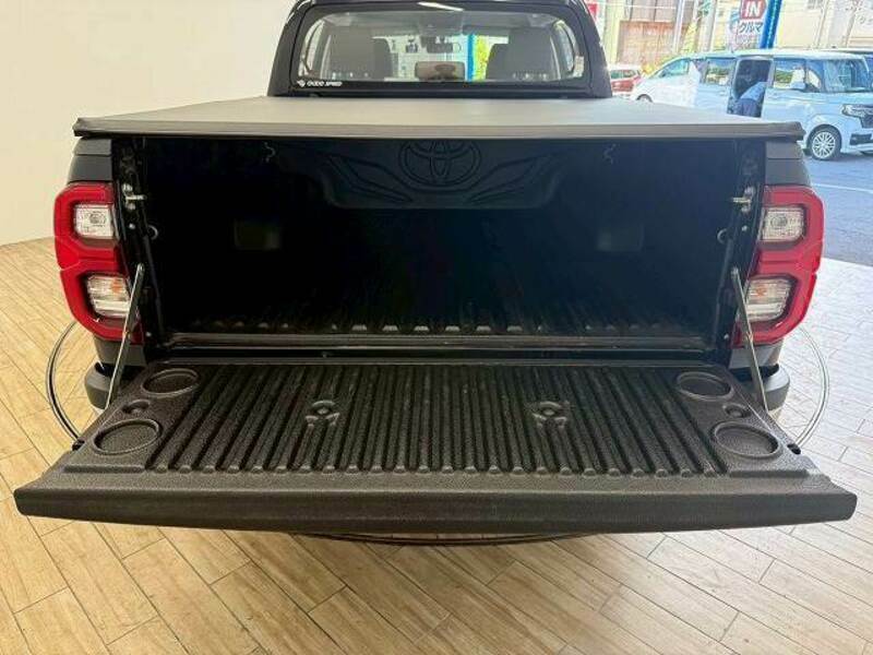 HILUX