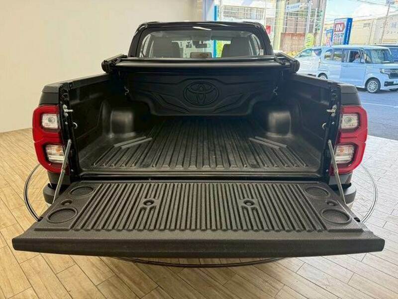 HILUX