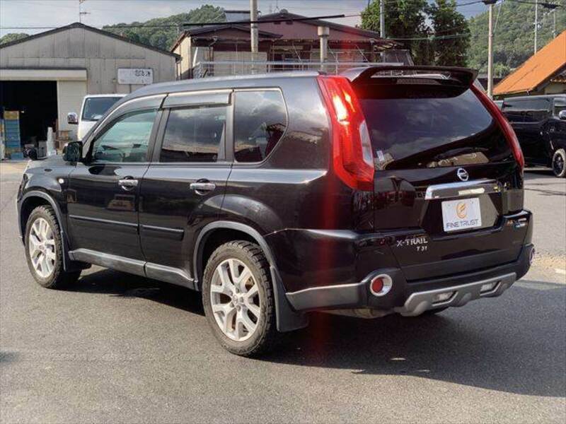 X-TRAIL
