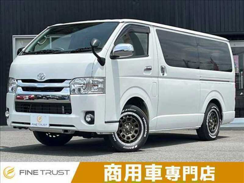 TOYOTA HIACE VAN