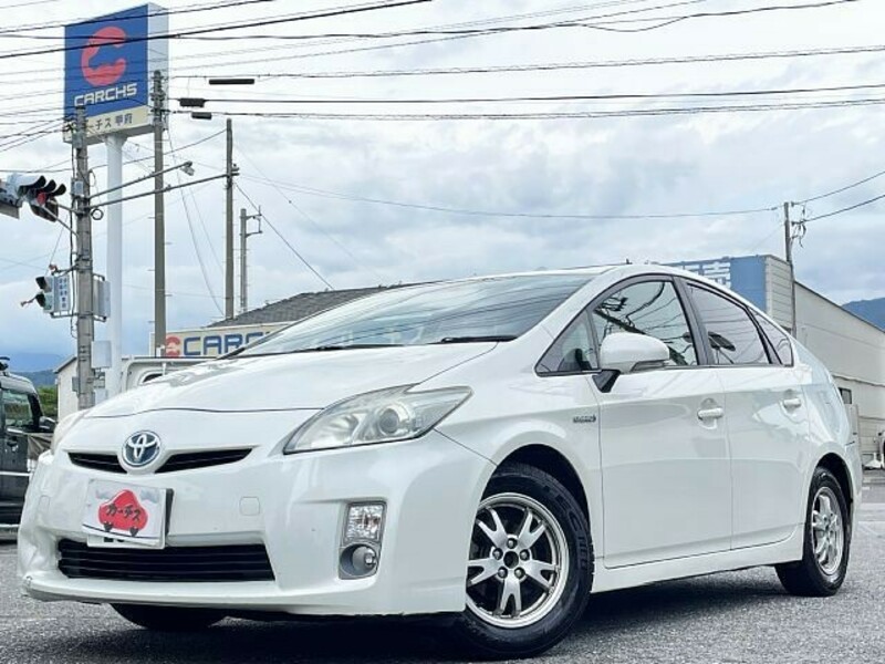 TOYOTA PRIUS