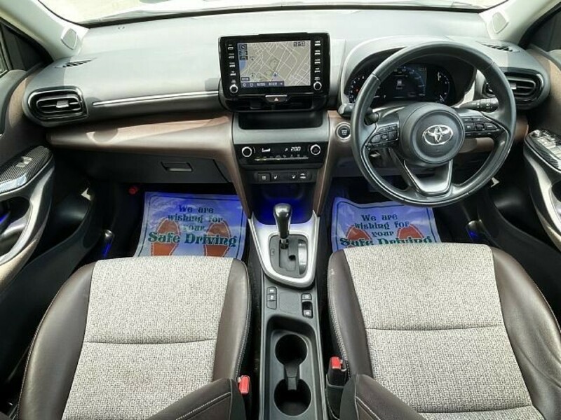 YARIS CROSS
