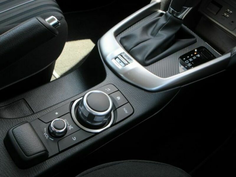 MAZDA2