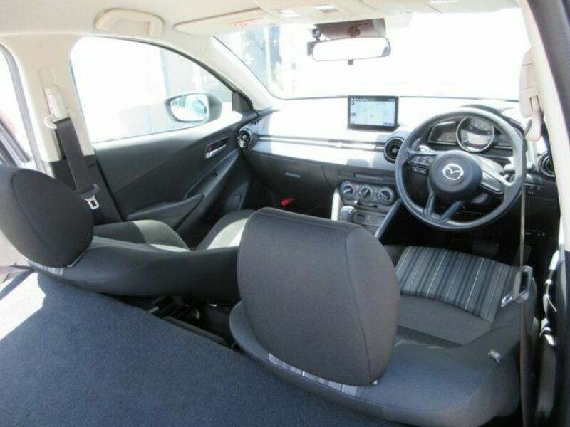 MAZDA2