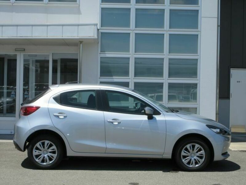 MAZDA2