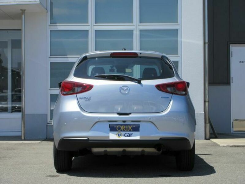 MAZDA2