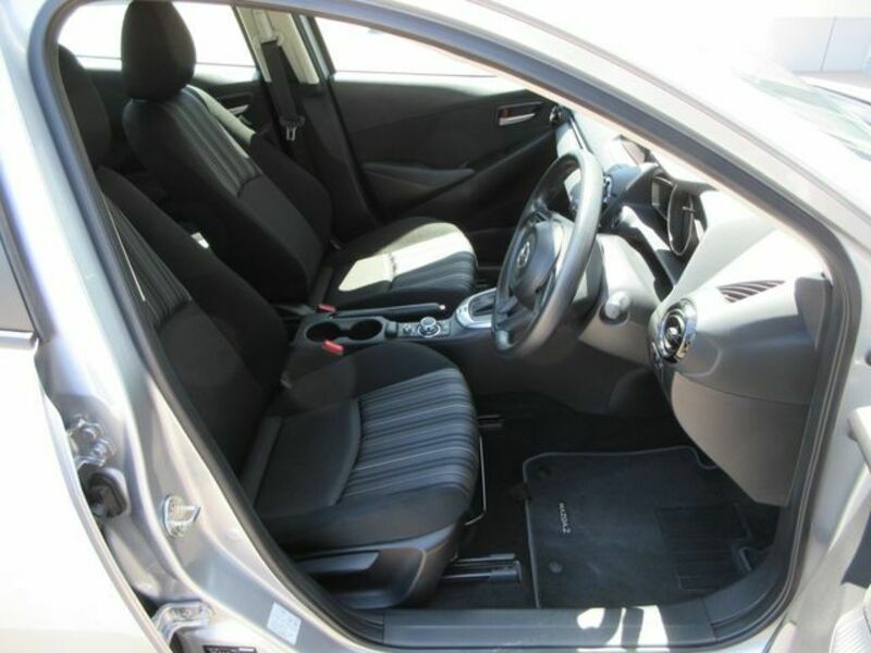 MAZDA2