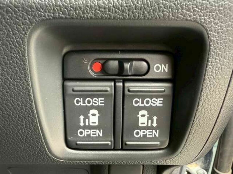 N BOX