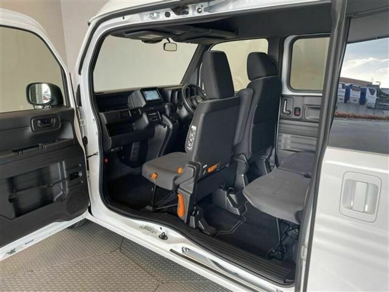 N-VAN