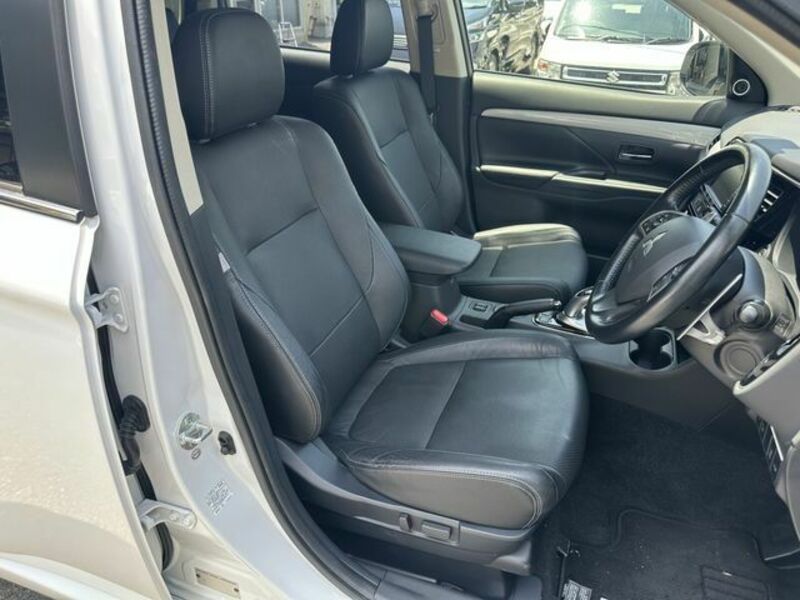 OUTLANDER PHEV