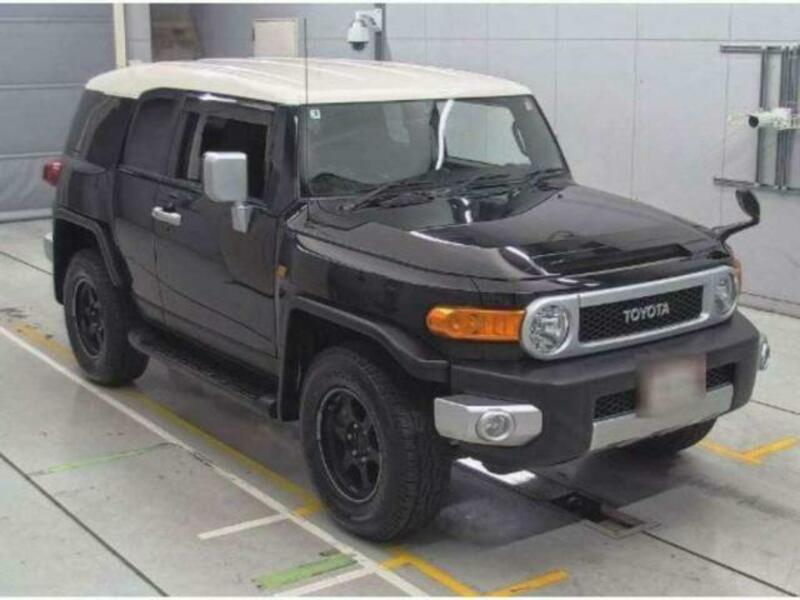 TOYOTA FJ CRUISER