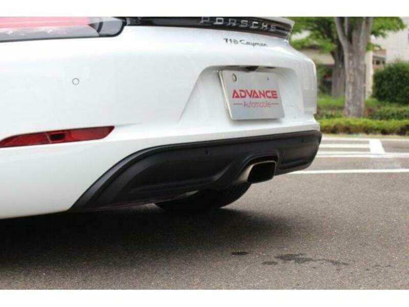 718 CAYMAN