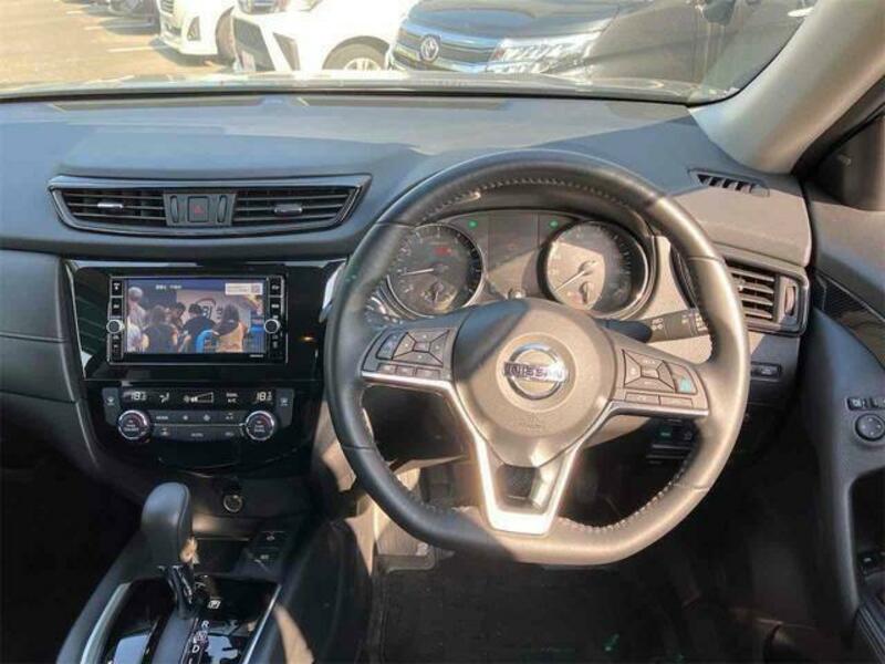 X-TRAIL