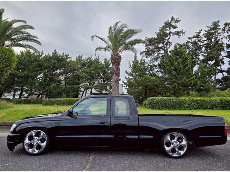 HILUX